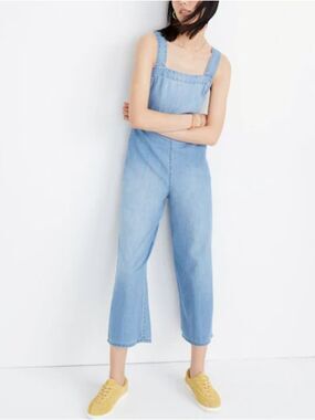 Madewell Denim Apron Bow-Back Jumpsuit in the Ronda wash Sz: 4 Tie Back Cotton